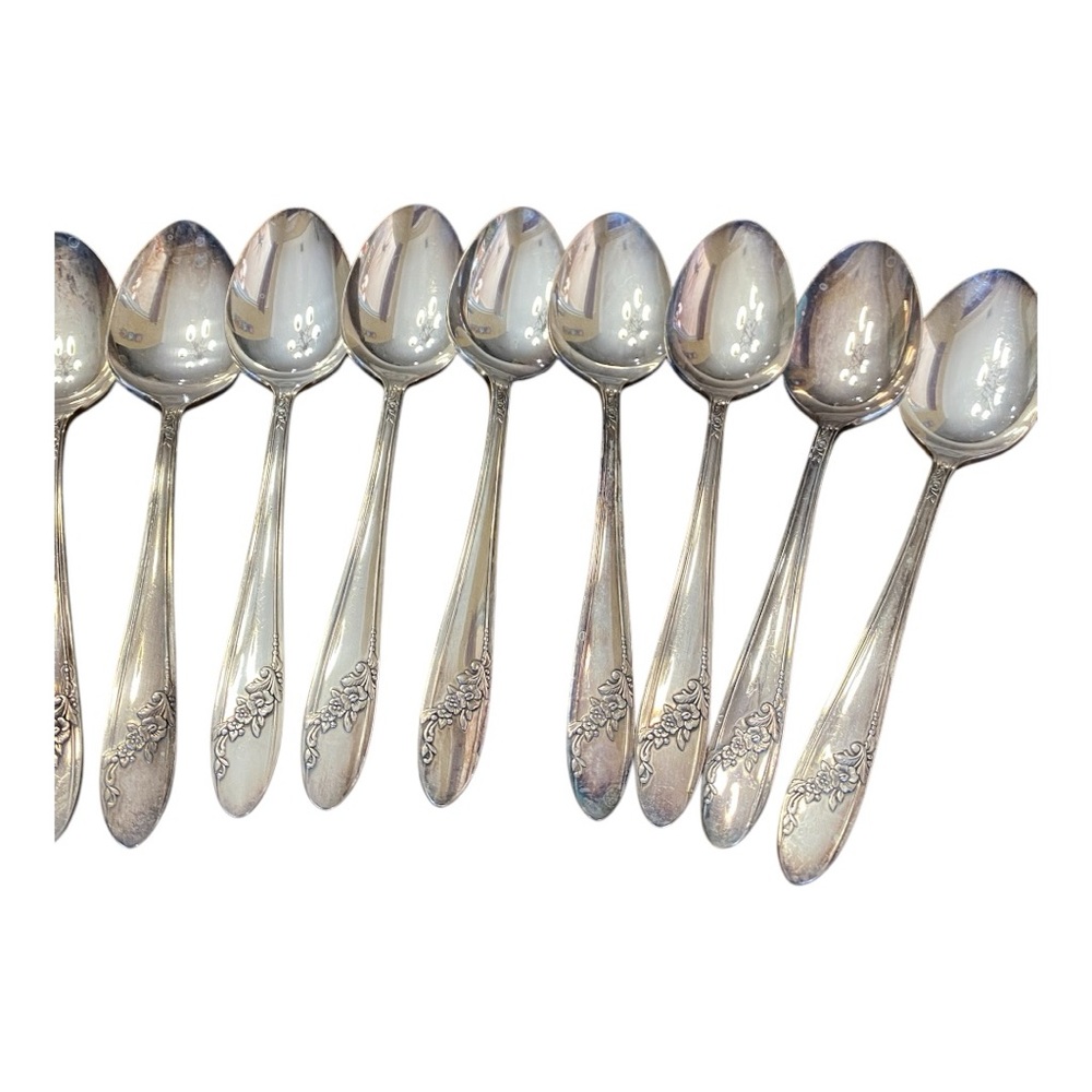 Set of 14 Oneida Community Queen Bess II silverplate spoons - Picture 3 of 6